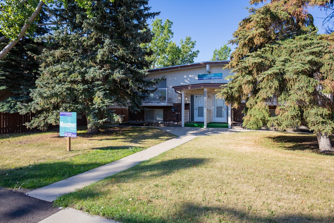 Bowness 4315 Apartments in Calgary, AB - Building Photo