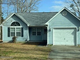 200 Commons Ct in New Bern, NC - Building Photo
