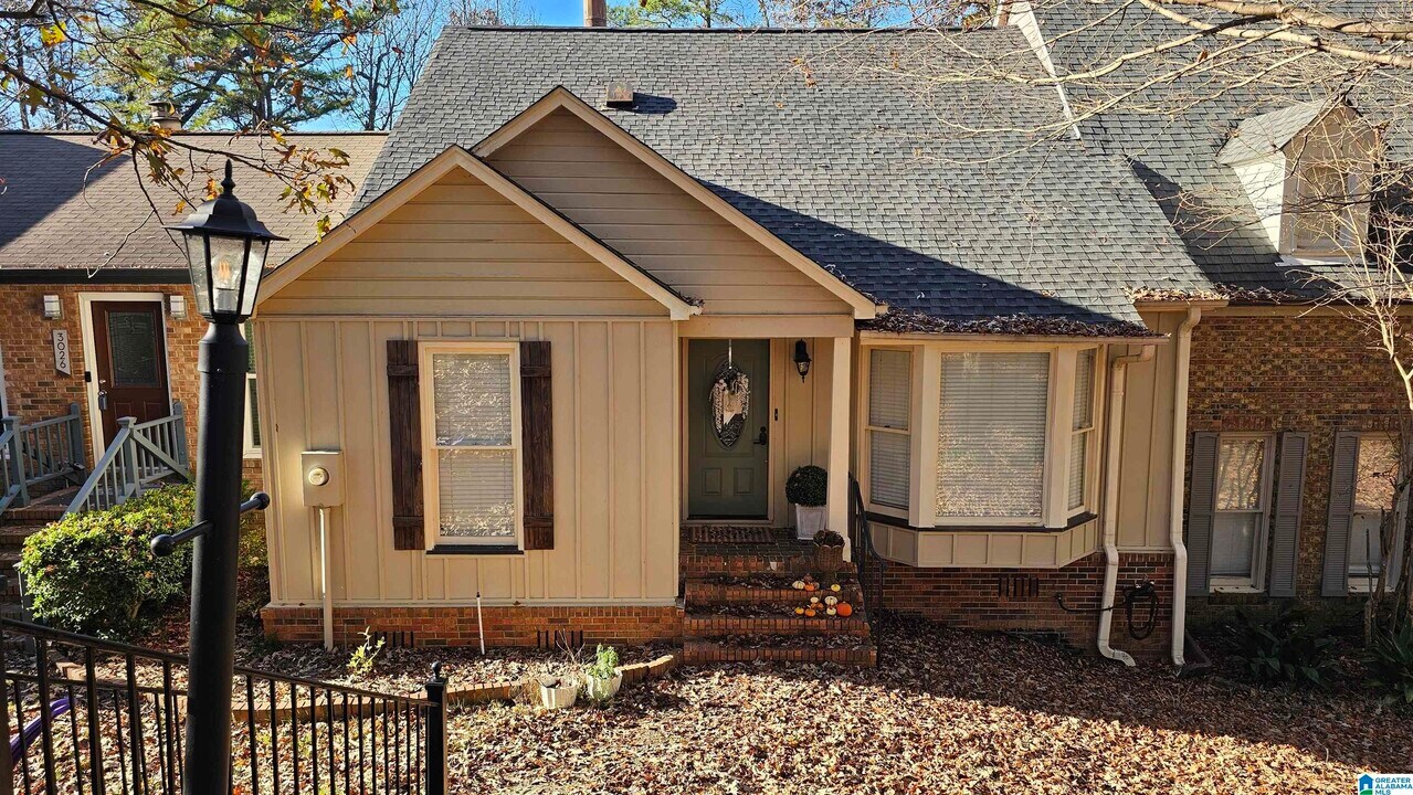 3028 Old Stone Dr in Birmingham, AL - Building Photo