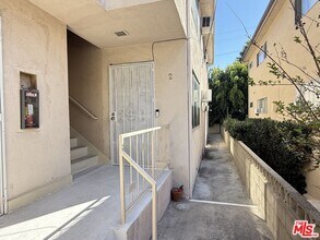 1438 S Canfield Ave in Los Angeles, CA - Building Photo - Building Photo