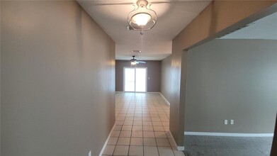 7318 Sunshine Cir, Unit Apt C in Tampa, FL - Building Photo - Building Photo