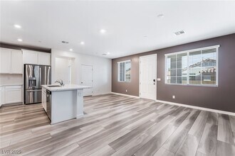 5730 Sky Pointe Dr in Las Vegas, NV - Building Photo - Building Photo