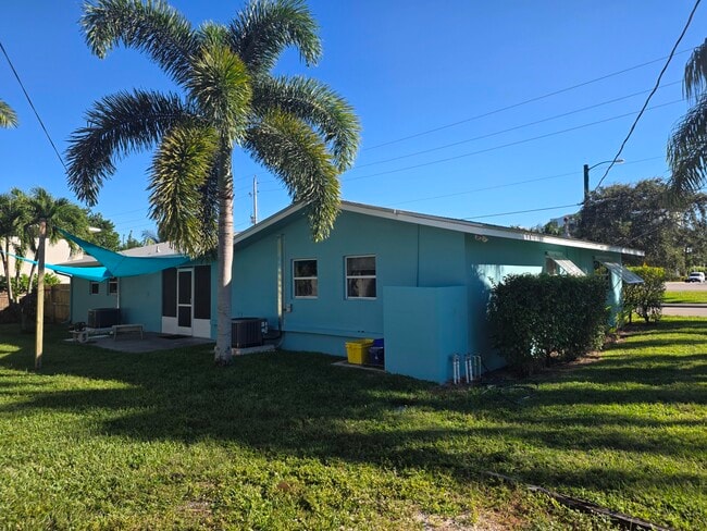 2645 Old Donald Ross Rd in Palm Beach Gardens, FL - Building Photo - Building Photo