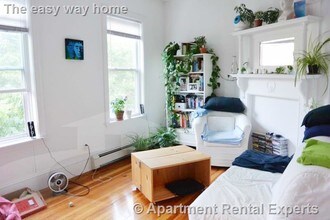 137 Columbia St, Unit #2L in Cambridge, MA - Foto de edificio - Building Photo