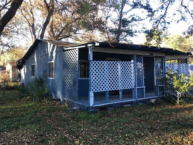 property at 39 Carolyn St