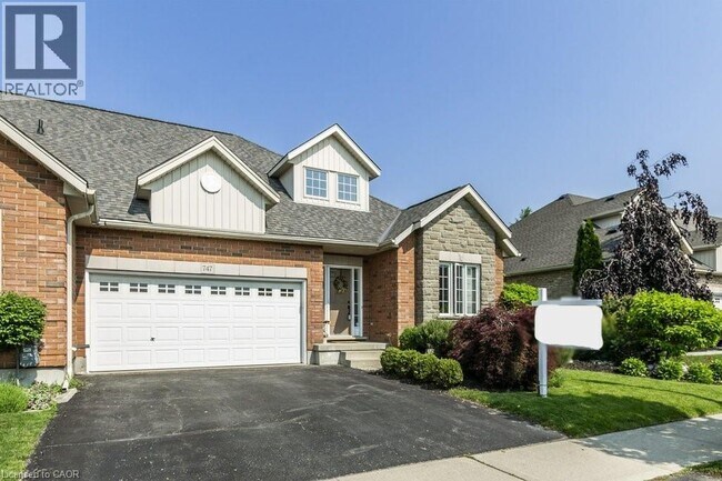 747 Garden Ct Crescent in Woodstock, ON - Building Photo - Building Photo