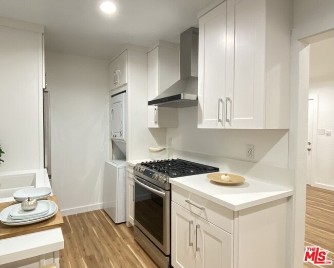 2948 Exposition Blvd in Santa Monica, CA - Building Photo - Building Photo