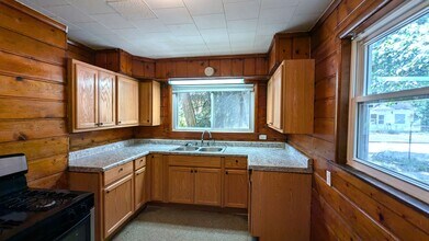 1043 Chestnut St in Muskegon, MI - Building Photo - Building Photo