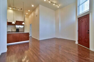 1761 W Augusta Blvd in Chicago, IL - Building Photo - Building Photo