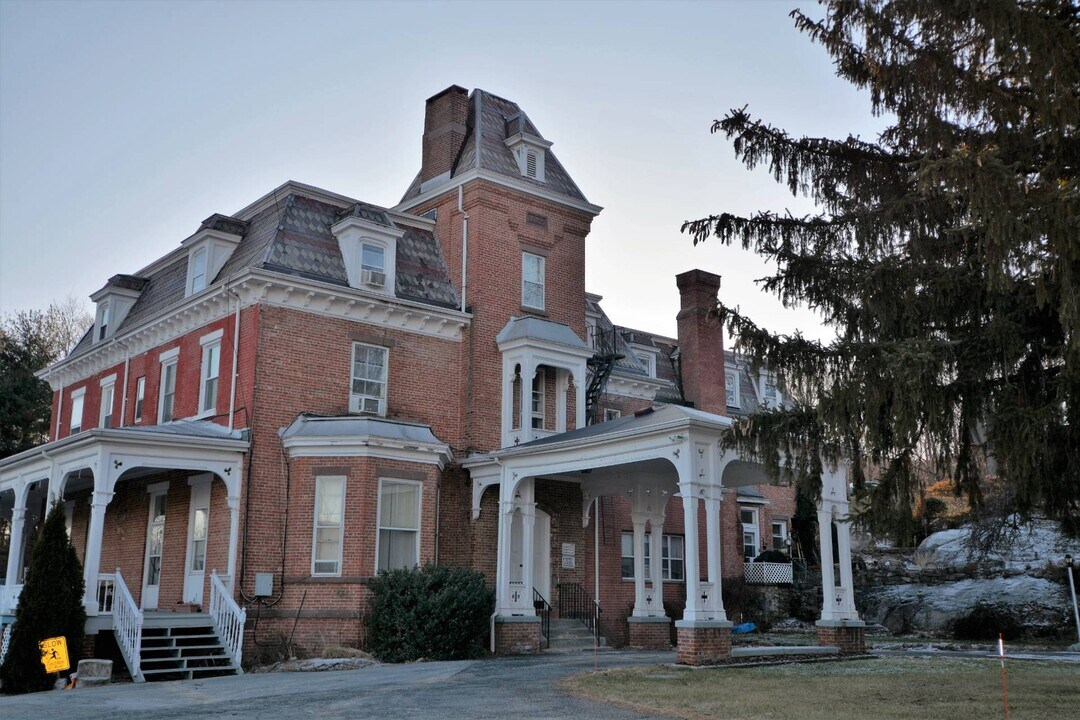 3 Pine Terrace Rd-Unit -307 in Highland Falls, NY - Building Photo