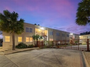 1929 Prospect St-Unit -4 in Houston, TX - Building Photo - Building Photo