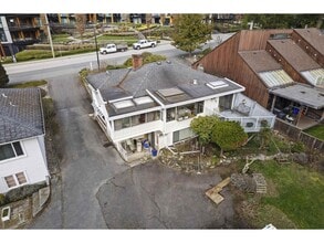 14862 Thrift Ave in White Rock, BC - Building Photo - Building Photo