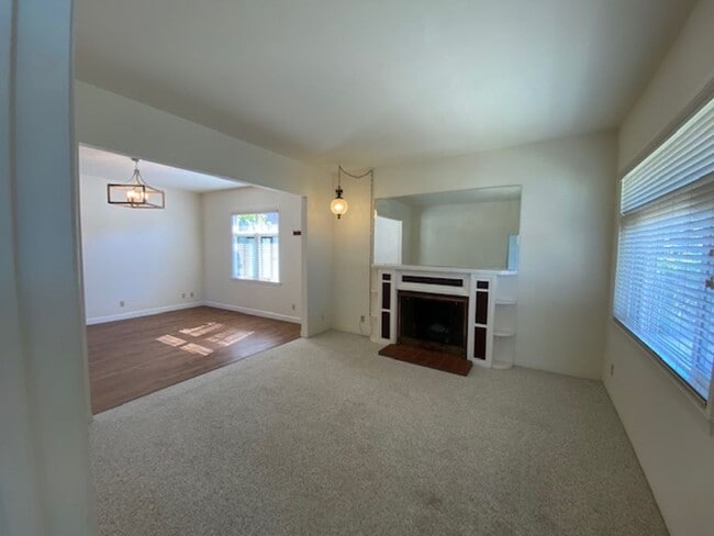 property at 611 W Franklin St