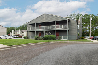 Courtney Square in Decatur, AL - Foto de edificio - Building Photo