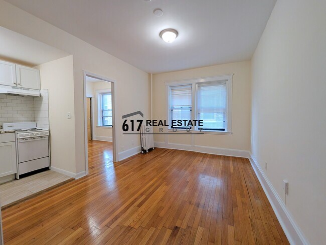 1315 Commonwealth Ave in Boston, MA - Building Photo - Building Photo