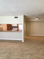 1947 Greenbriar Colony Dr, Unit 15524-F in Houston, TX - Building Photo