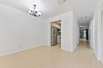 9090 NW 40th St in Coral Springs, FL - Building Photo - Building Photo