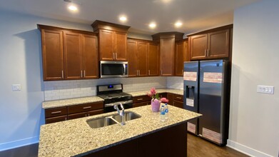 605 Mockernut Ct in Chester Springs, PA - Building Photo - Building Photo