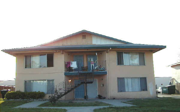 6031 Northcrest Cor in Carmichael, CA - Foto de edificio