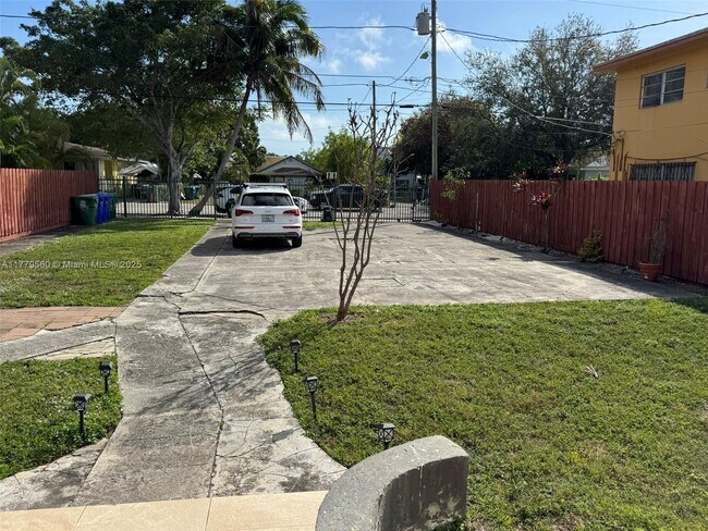 property at 1129 SW 10th St