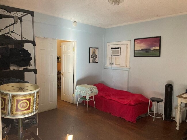 225 W 5th St, Unit 7 in Long Beach, CA - Foto de edificio - Building Photo