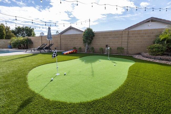 413 E Harwell Rd in Gilbert, AZ - Building Photo - Building Photo