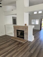 5444 W Sunnyside Ct in Visalia, CA - Building Photo - Building Photo