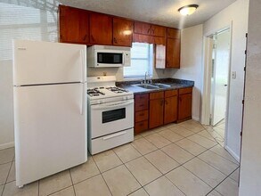 1406 SW 18th Pl in Gainesville, FL - Building Photo - Building Photo
