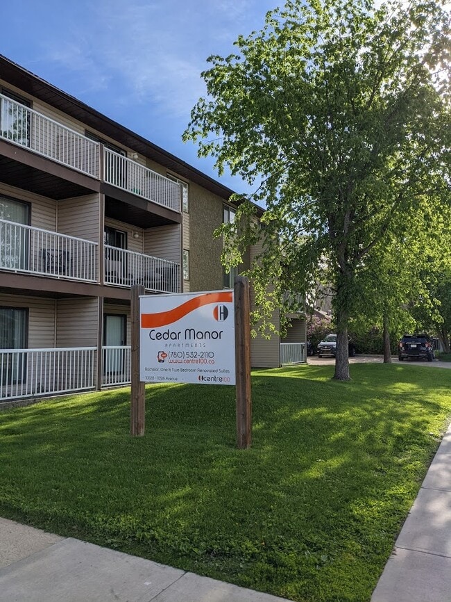 10028-10105 105 Ave in Grande Prairie, AB - Building Photo - Building Photo