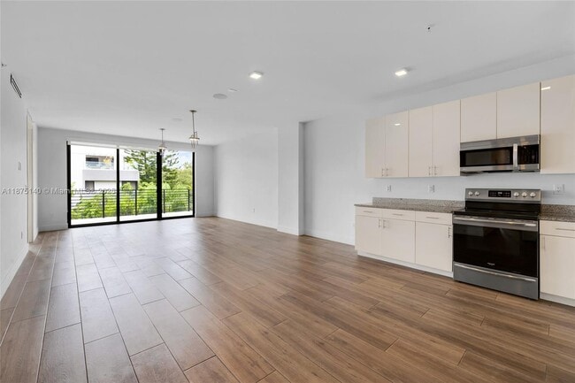 3265 Bird Ave in Miami, FL - Building Photo - Building Photo
