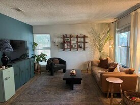 3319 Dolphin Dr in Austin, TX - Building Photo