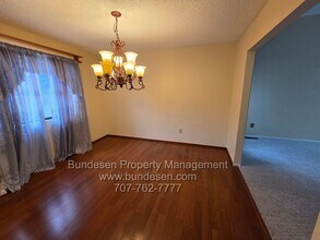 7453 Maximillian Pl in Rohnert Park, CA - Building Photo - Building Photo