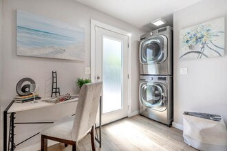 336 E Washington Ave in Sunnyvale, CA - Foto de edificio - Building Photo