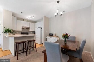 12016 Amber Ridge Cir in Germantown, MD - Building Photo - Building Photo