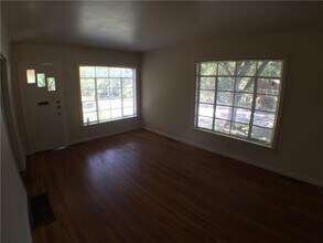 2000 Schulle Ave in Austin, TX - Building Photo - Building Photo