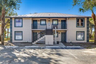 Residences on 16th in Naples, FL - Building Photo