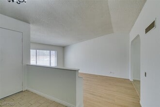 5656 Maceta Ave in Las Vegas, NV - Building Photo - Building Photo