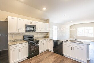 2590 S Ouachita Dr in Fayetteville, AR - Building Photo - Building Photo