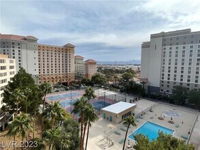 205 E Harmon Ave in Las Vegas, NV - Building Photo - Building Photo