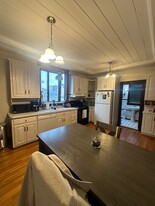 226 Safford St, Unit 1 Apartamentos