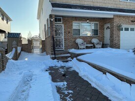 306 Jefferson Ave in Staten Island, NY - Building Photo