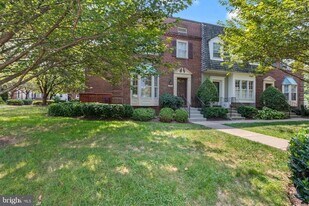 4882 Chevy Chase Dr, Unit East-5 in Chevy Chase, MD - Building Photo