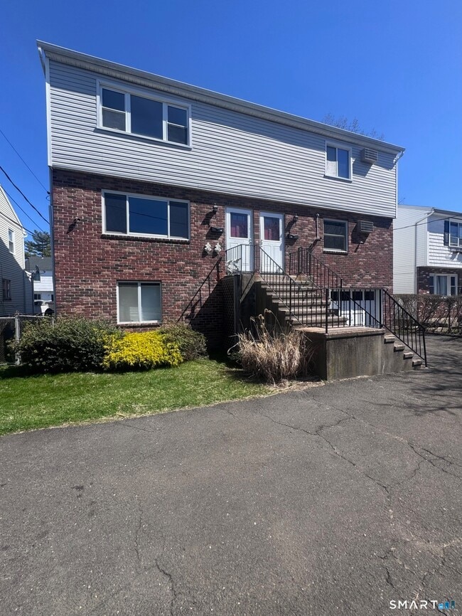 property at 86 Harbor Dr