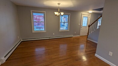 161 Albion Rd in Windham, ME - Building Photo - Building Photo