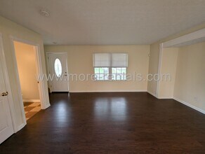 3824 Revolutionary Dr in Columbus, OH - Building Photo - Building Photo