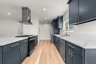 4922 Tierra Baja Way in San Diego, CA - Building Photo - Building Photo