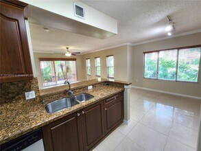 2492 Centergate Dr in Miramar, FL - Building Photo - Building Photo