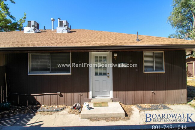 1785 Lincoln Ln in Holladay, UT - Building Photo - Building Photo