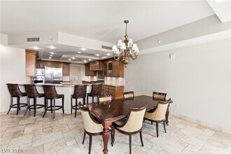 9103 Alta Dr in Las Vegas, NV - Building Photo - Building Photo