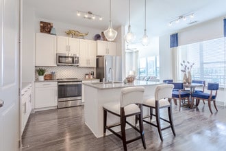 The Carolyn in Irving, TX - Foto de edificio - Interior Photo